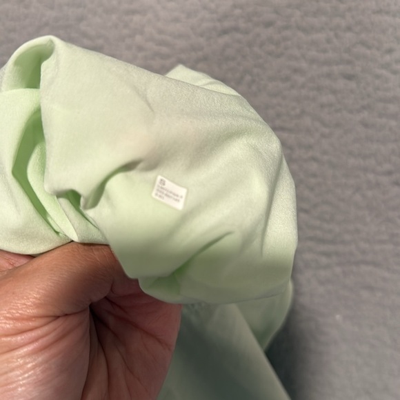 Lululemon Cinchable Waist High-Rise Woven Short 3.5"
Kohlrabi Green size S - Picture 5 of 5